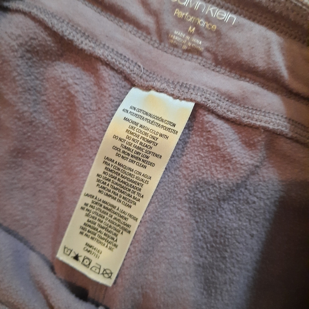 Calvin Klein - Picture 5 of 5
